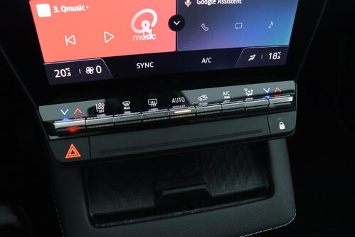 RENAULT Megane E-Tech *EVOLUTION ER EV60 SUPER CHARGE 60 kWh + A/T + GPS + CARPLAY + CAMERA + PDC + CRUISE (ACC) + ALU 18