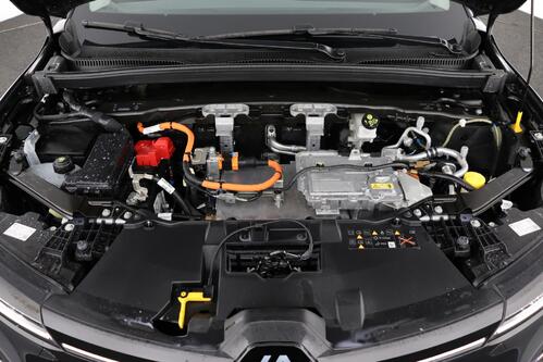 RENAULT Megane E-Tech *EVOLUTION ER EV60 SUPER CHARGE 60 kWh + A/T + GPS + CARPLAY + CAMERA + PDC + CRUISE (ACC) + ALU 18