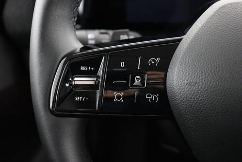 RENAULT Megane E-Tech *EVOLUTION ER EV60 SUPER CHARGE 60 kWh + A/T + GPS + CARPLAY + CAMERA + PDC + CRUISE (ACC) + ALU 18