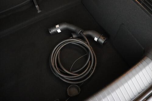 RENAULT Megane E-Tech *EVOLUTION ER EV60 SUPER CHARGE 60 kWh + A/T + GPS + CARPLAY + CAMERA + PDC + CRUISE (ACC) + ALU 18