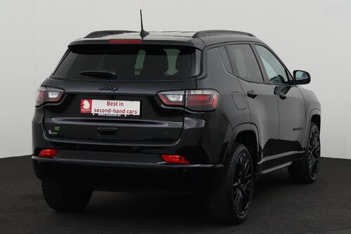 JEEP Compass 1.5 i + A/T + GPS + LEDER + CARPLAY + CAMERA + PDC + CRUISE(ACC) + ALU 