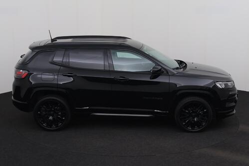 JEEP Compass 1.5 i + A/T + GPS + LEDER + CARPLAY + CAMERA + PDC + CRUISE(ACC) + ALU 