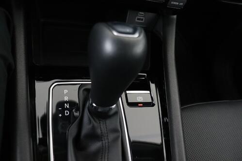 JEEP Compass 1.5 i + A/T + GPS + LEDER + CARPLAY + CAMERA + PDC + CRUISE(ACC) + ALU 