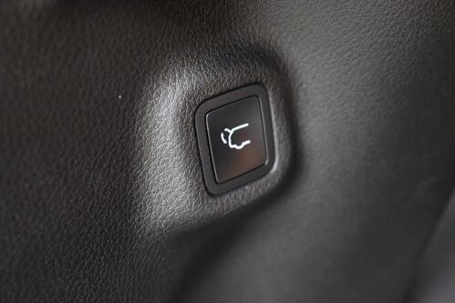 JEEP Compass 1.5 i + A/T + GPS + LEDER + CARPLAY + CAMERA + PDC + CRUISE(ACC) + ALU 