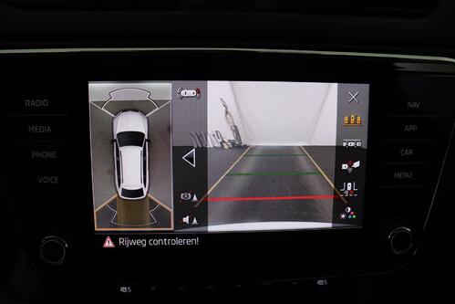 SKODA Superb *COMBI SPORTLINE 1.4TSI iV DSG6 + GPS + CARPLAY + CAMERA + PDC + LEDER/ALCANTARA + PANO DAK + ALU 18