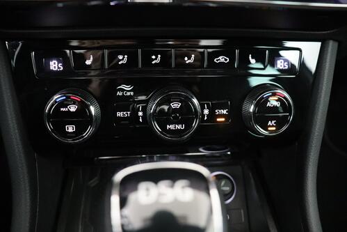 SKODA Superb *COMBI SPORTLINE 1.4TSI iV DSG6 + GPS + CARPLAY + CAMERA + PDC + LEDER/ALCANTARA + PANO DAK + ALU 18