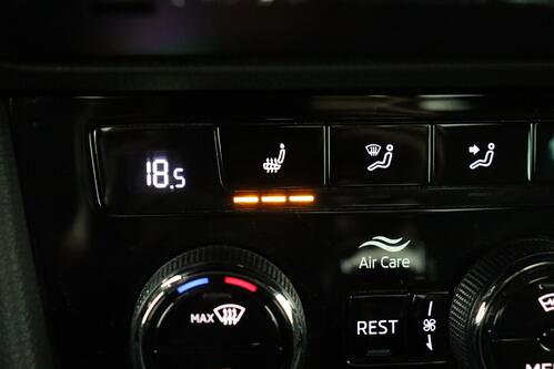 SKODA Superb *COMBI SPORTLINE 1.4TSI iV DSG6 + GPS + CARPLAY + CAMERA + PDC + LEDER/ALCANTARA + PANO DAK + ALU 18