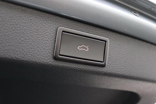 SKODA Superb *COMBI SPORTLINE 1.4TSI iV DSG6 + GPS + CARPLAY + CAMERA + PDC + LEDER/ALCANTARA + PANO DAK + ALU 18