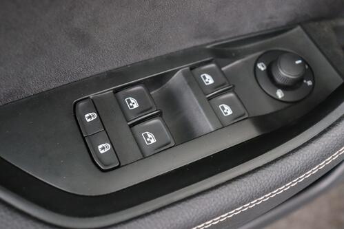 SKODA Superb *COMBI SPORTLINE 1.4TSI iV DSG6 + GPS + CARPLAY + CAMERA + PDC + LEDER/ALCANTARA + PANO DAK + ALU 18