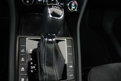 SKODA Superb *COMBI SPORTLINE 1.4TSI iV DSG6 + GPS + CARPLAY + CAMERA + PDC + LEDER/ALCANTARA + PANO DAK + ALU 18