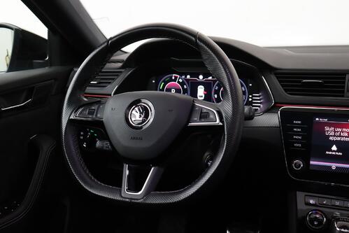 SKODA Superb *COMBI SPORTLINE 1.4TSI iV DSG6 + GPS + CARPLAY + CAMERA + PDC + LEDER/ALCANTARA + PANO DAK + ALU 18