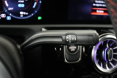 MERCEDES-BENZ A  250 *e LIMOUSINE BUS.SOLUTION iA 8G-DCT + GPS + CARPLAY + CAMERA + PDC + CRUISE(ACC) + LEDER/ALCANTARA + OPEN DKA + ALU 18