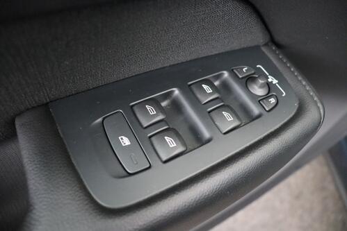 VOLVO XC60 *INSCRIPTION EXPR.2.0T6 RECHARGE e-AWD GEARTRONIC + GPS + CARPLAY + CAMERA +PDC + PANO DAK + CRUISE + ALU 18