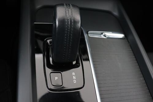 VOLVO XC60 *INSCRIPTION EXPR.2.0T6 RECHARGE e-AWD GEARTRONIC + GPS + CARPLAY + CAMERA +PDC + PANO DAK + CRUISE + ALU 18