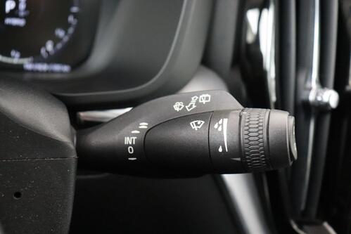 VOLVO XC60 *INSCRIPTION EXPR.2.0T6 RECHARGE e-AWD GEARTRONIC + GPS + CARPLAY + CAMERA +PDC + PANO DAK + CRUISE + ALU 18