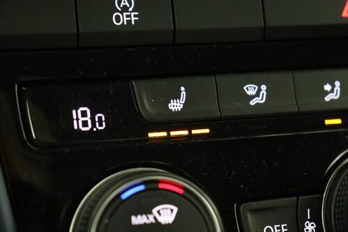 VOLKSWAGEN T-Roc *UNITED 1.0TSI + GPS + CARPLAY + PDC + CRUISE (ACC) + ALU 17