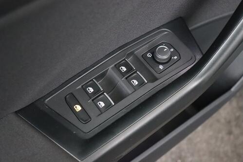 VOLKSWAGEN T-Roc *UNITED 1.0TSI + GPS + CARPLAY + PDC + CRUISE (ACC) + ALU 17