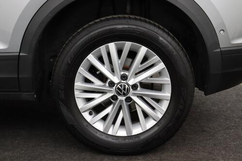 VOLKSWAGEN T-Roc *LIFE 1.0TSI + GPS + CARPLAY + CAMERA + PDC + CRUISE(ACC) + ALU 16 + TREKHAAK 