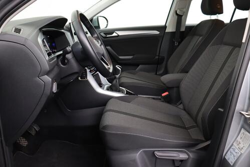 VOLKSWAGEN T-Roc *LIFE 1.0TSI + GPS + CARPLAY + CAMERA + PDC + CRUISE(ACC) + ALU 16 + TREKHAAK 