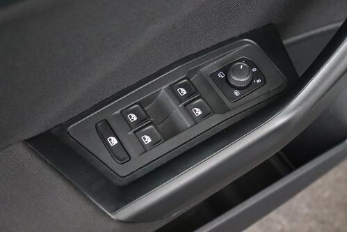 VOLKSWAGEN T-Roc *LIFE 1.0TSI + GPS + CARPLAY + CAMERA + PDC + CRUISE(ACC) + ALU 16 + TREKHAAK 