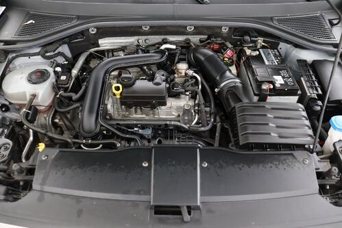 VOLKSWAGEN T-Roc *LIFE 1.0TSI + GPS + CARPLAY + CAMERA + PDC + CRUISE(ACC) + ALU 16 + TREKHAAK 