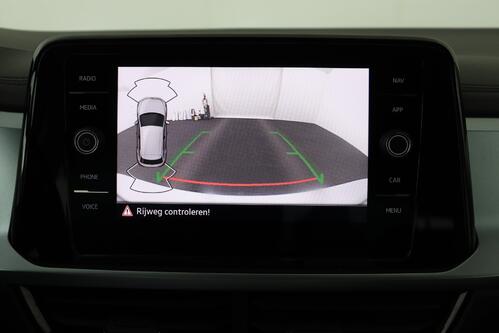VOLKSWAGEN T-Roc *LIFE 1.0TSI + GPS + CARPLAY + CAMERA + PDC + CRUISE(ACC) + ALU 16 + TREKHAAK 
