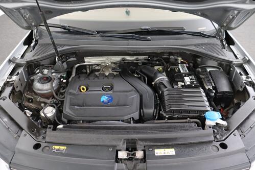 VOLKSWAGEN Tiguan *COMFORTLINE 1.5TSI ACT DSG7 + GPS + LEDER + CARPLAY + CAMERA + PDC + PANO DAK + CRUISE(ACC) + ALU 17 + TREKHAAK 