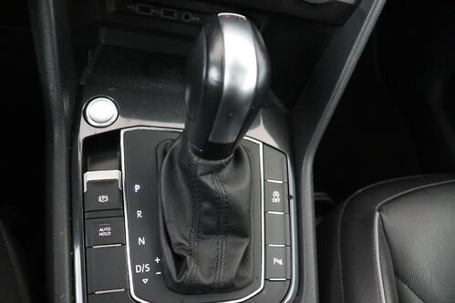 VOLKSWAGEN Tiguan *COMFORTLINE 1.5TSI ACT DSG7 + GPS + LEDER + CARPLAY + CAMERA + PDC + PANO DAK + CRUISE(ACC) + ALU 17 + TREKHAAK 