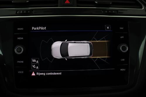 VOLKSWAGEN Tiguan *COMFORTLINE 1.5TSI ACT DSG7 + GPS + LEDER + CARPLAY + CAMERA + PDC + PANO DAK + CRUISE(ACC) + ALU 17 + TREKHAAK 