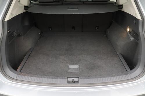 VOLKSWAGEN Tiguan *COMFORTLINE 1.5TSI ACT DSG7 + GPS + LEDER + CARPLAY + CAMERA + PDC + PANO DAK + CRUISE(ACC) + ALU 17 + TREKHAAK 