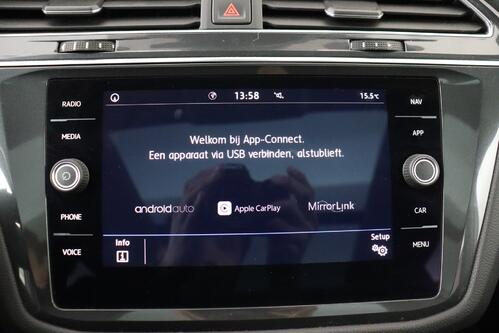 VOLKSWAGEN Tiguan *COMFORTLINE 1.5TSI ACT DSG7 + GPS + LEDER + CARPLAY + CAMERA + PDC + PANO DAK + CRUISE(ACC) + ALU 17 + TREKHAAK 