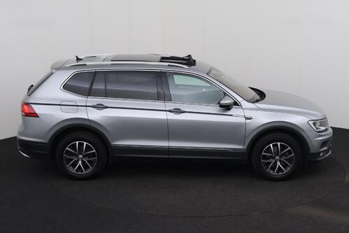 VOLKSWAGEN Tiguan *COMFORTLINE 1.5TSI ACT DSG7 + GPS + LEDER + CARPLAY + CAMERA + PDC + PANO DAK + CRUISE(ACC) + ALU 17 + TREKHAAK 
