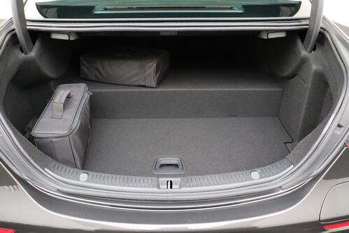 MERCEDES-BENZ E 300 *e BUS.SOLUTION iA 9G-TRONIC + GPS + LEDER + CARPLAY + CAMERA + PDC + CRUISE + ALU 18