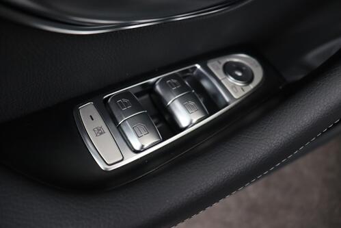 MERCEDES-BENZ E 300 *e BUS.SOLUTION iA 9G-TRONIC + GPS + LEDER + CARPLAY + CAMERA + PDC + CRUISE + ALU 18