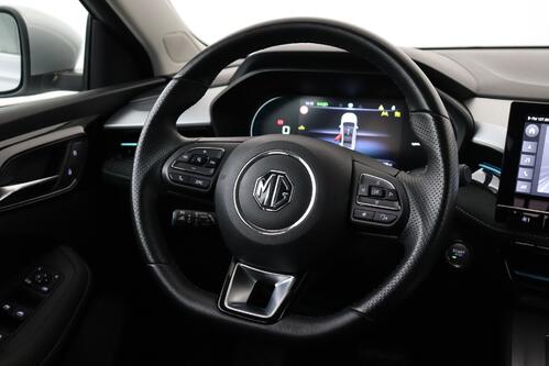 MG MG5 EXTENDED RANGE  61kWh + A/T + GPS + CAMERA + PDC + CRUISE (ACC) + ALU 