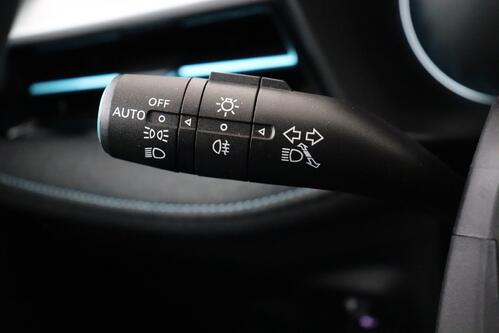 MG MG5 EXTENDED RANGE  61kWh + A/T + GPS + CAMERA + PDC + CRUISE (ACC) + ALU 