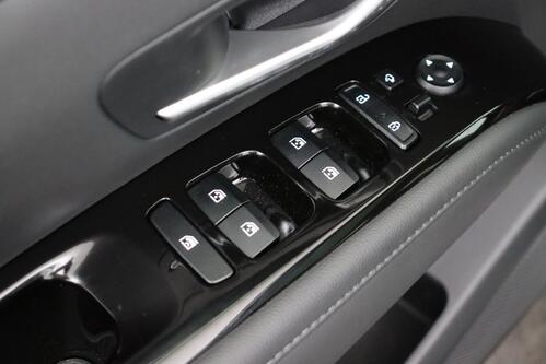 HYUNDAI Tucson LUXURY 1.6 T-GDI PHEV + A/T + GPS + CARPLAY + CAMERA + PDC + CRUISE(ACC) + PANO DAK + ALU 