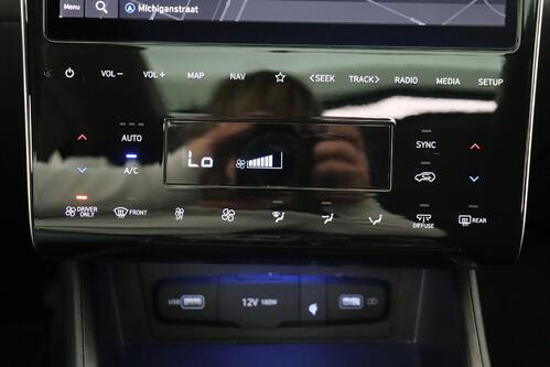 HYUNDAI Tucson LUXURY 1.6 T-GDI PHEV + A/T + GPS + CARPLAY + CAMERA + PDC + CRUISE(ACC) + PANO DAK + ALU 