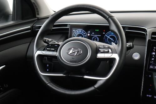 HYUNDAI Tucson LUXURY 1.6 T-GDI PHEV + A/T + GPS + CARPLAY + CAMERA + PDC + CRUISE(ACC) + PANO DAK + ALU 
