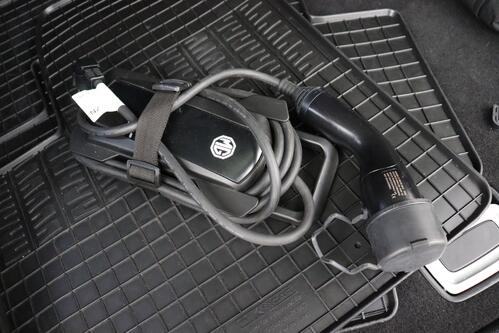 MG EHS LUXURY 1.5 TGI PHEV + A/T + GPS + LEDER + CARPLAY + CAMERA + PDC + CRUISE + PANO DAK + ALU 