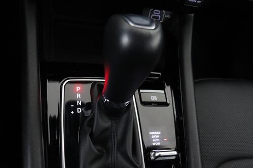 JEEP Compass 1.3i 4WD PHEV + A/T + GPS + LEDER + CAMERA + PDC + PANO DAK + CRUISE (ACC) + ALU 19