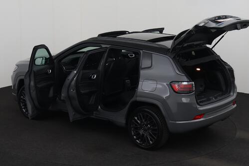 JEEP Compass 1.3i 4WD PHEV + A/T + GPS + LEDER + CAMERA + PDC + PANO DAK + CRUISE (ACC) + ALU 19