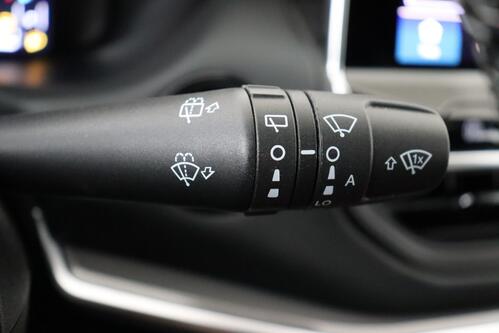 JEEP Compass 1.3i 4WD PHEV + A/T + GPS + LEDER + CAMERA + PDC + PANO DAK + CRUISE (ACC) + ALU 19