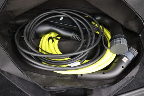 JEEP Compass 1.3i 4WD PHEV + A/T + GPS + LEDER + CAMERA + PDC + PANO DAK + CRUISE (ACC) + ALU 19