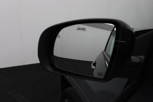 JEEP Compass 1.3i 4WD PHEV + A/T + GPS + LEDER + CAMERA + PDC + PANO DAK + CRUISE (ACC) + ALU 19