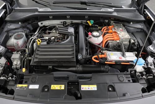 CUPRA Formentor 1.4 TSI DSG + GPS + CARPLAY + CAMERA + PDC + CRUISE (ACC) + ALU 19