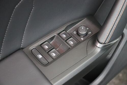 CUPRA Formentor 1.4 TSI DSG + GPS + CARPLAY + CAMERA + PDC + CRUISE (ACC) + ALU 19