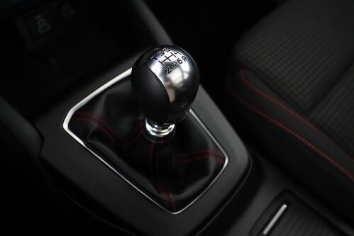 FORD Focus 1.0i Ecoboost MHEV ST-Line X + GPS + CAMERA + PDC + PANO DAK + CRUISE(ACC) + ALU 17