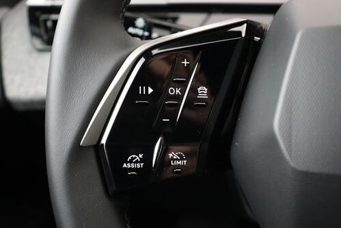 PEUGEOT 3008 ALLURE 1.2 PUERTECH HYBRID EAT8 + GPS + CARPLAY + CAMERA + PDC + CRUISE (ACC) + ALU 19