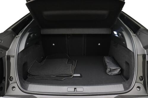 PEUGEOT 3008 ALLURE 1.2 PUERTECH HYBRID EAT8 + GPS + CARPLAY + CAMERA + PDC + CRUISE (ACC) + ALU 19